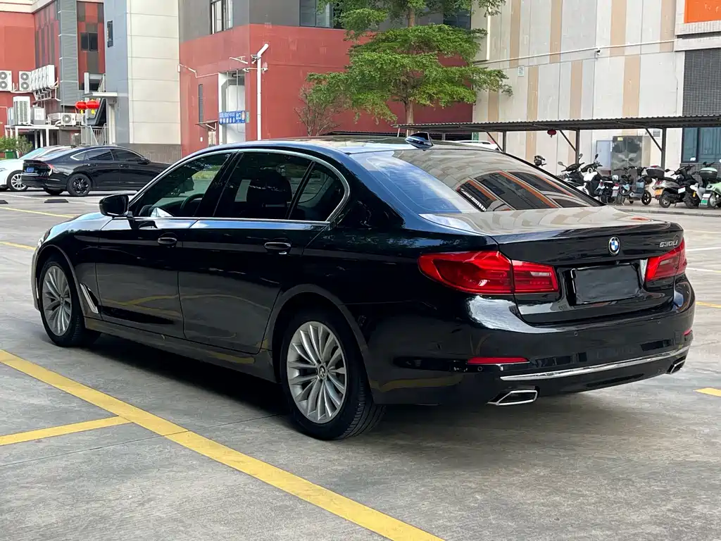 BMW 5 Series — фото 3