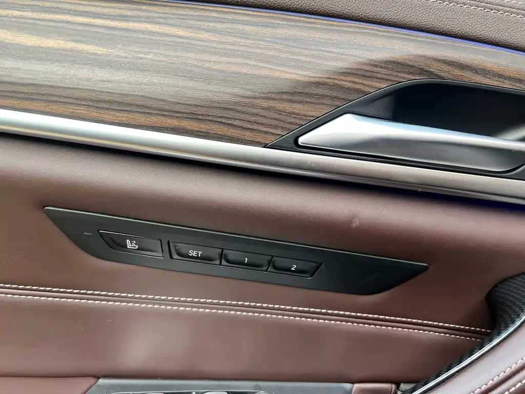 BMW 5 Series — фото 21