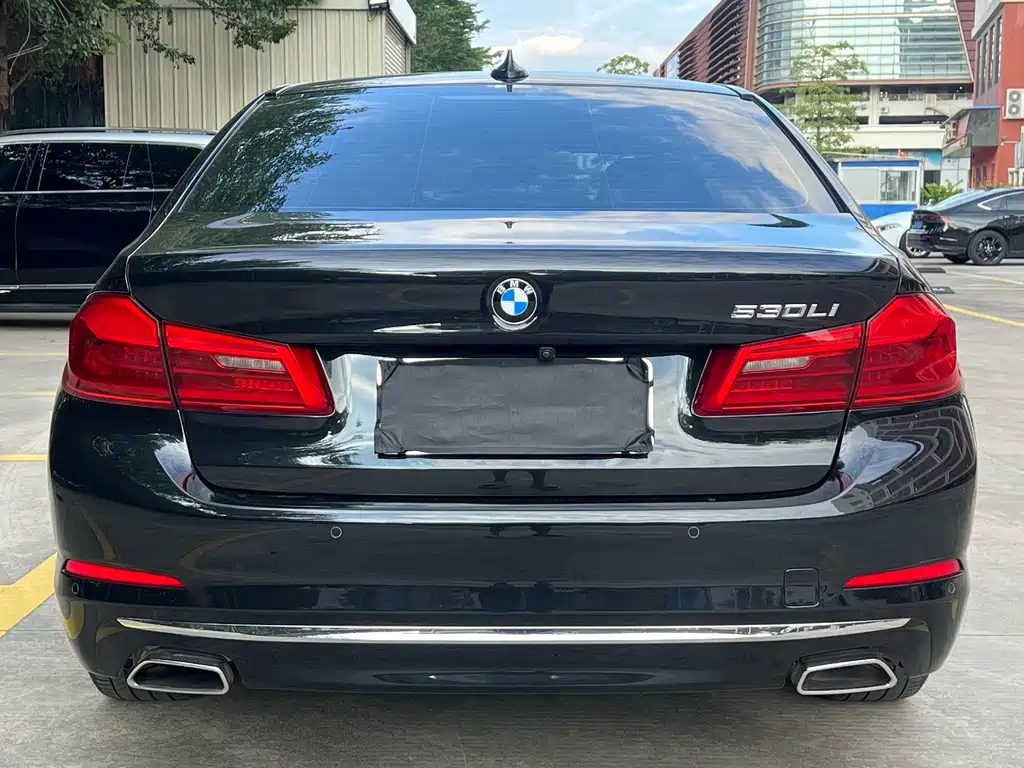 BMW 5 Series — фото 4
