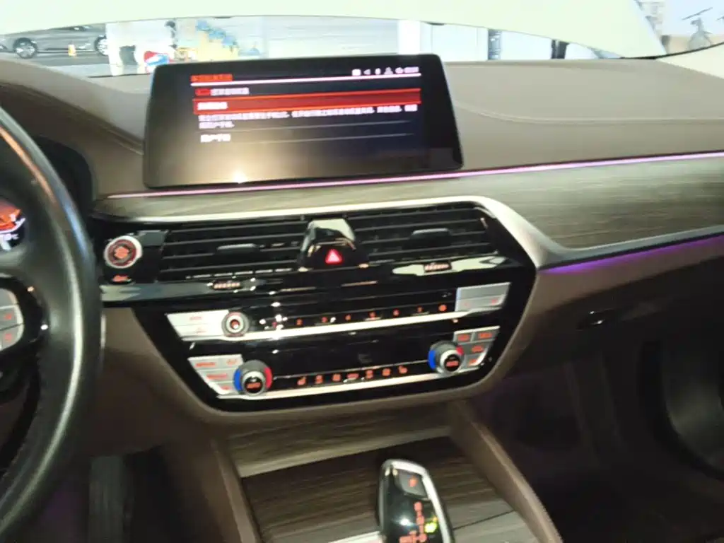 BMW 5 Series — фото 13