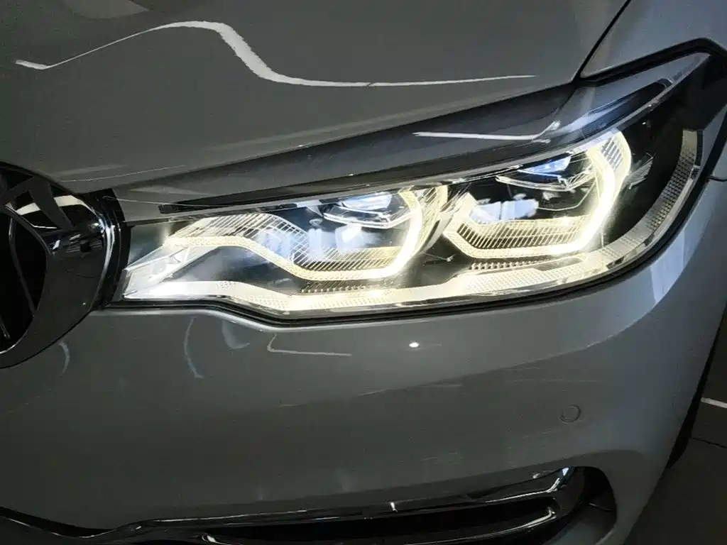 BMW 5 Series — фото 24