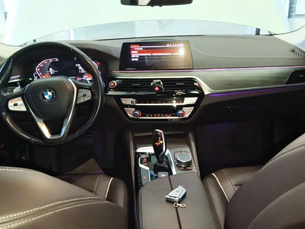 BMW 5 Series — фото 10