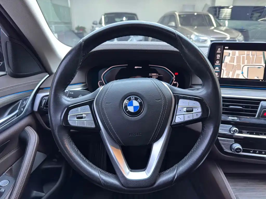 BMW 5 Series New Energy — фото 14