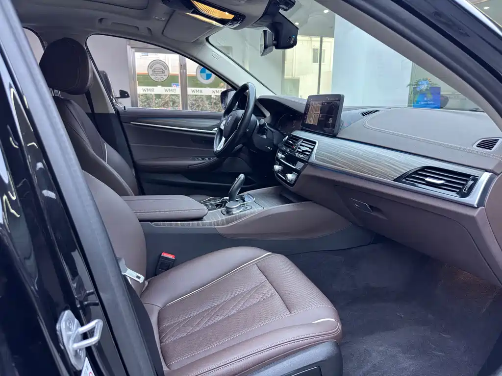 BMW 5 Series New Energy — фото 17