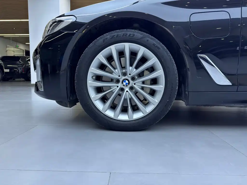 BMW 5 Series New Energy — фото 8