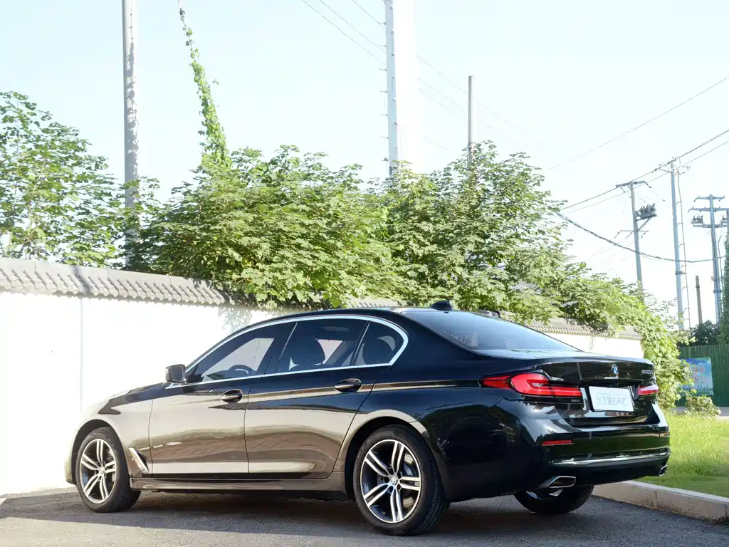 BMW 5 Series — фото 8