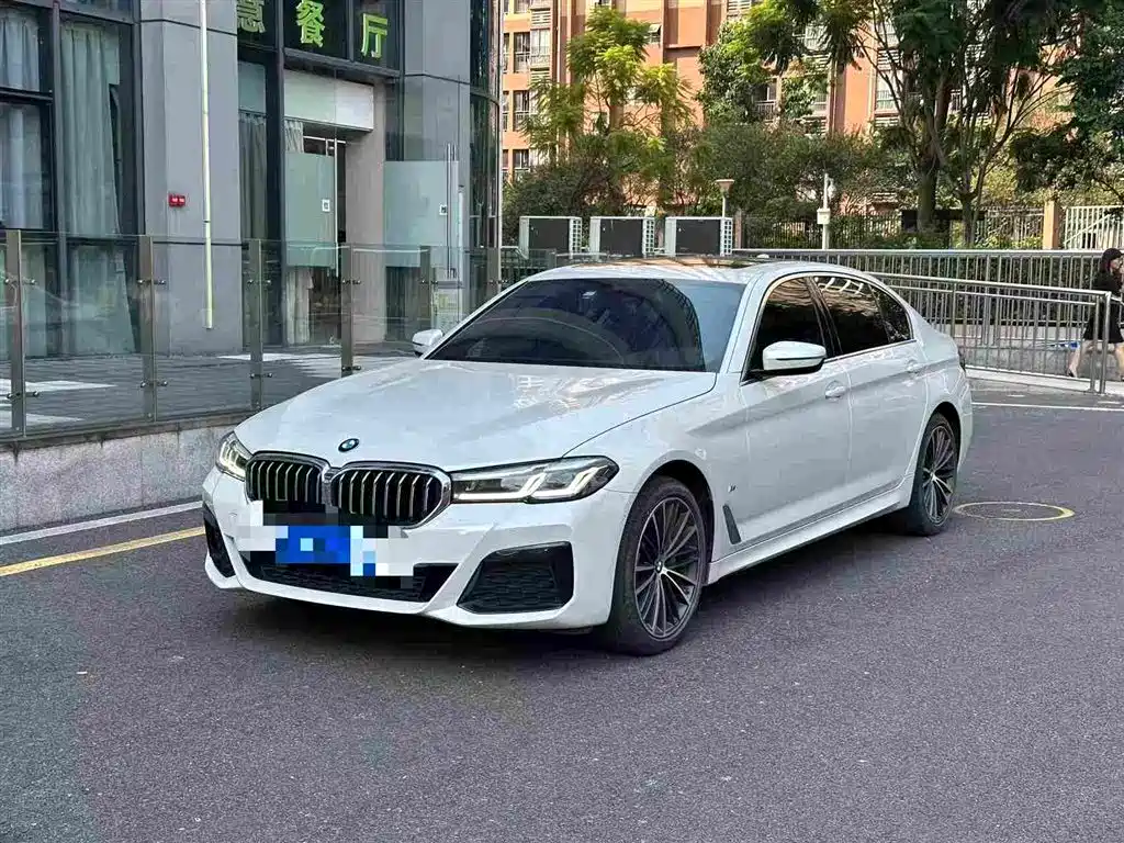 BMW 5 Series — фото 2