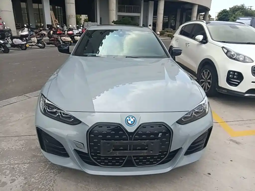 BMW i4 — фото 3