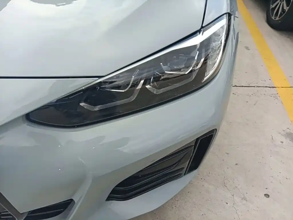 BMW i4 — фото 24