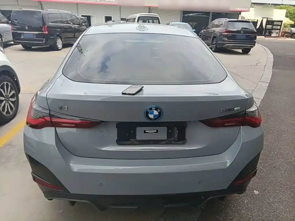 BMW i4 — фото 6