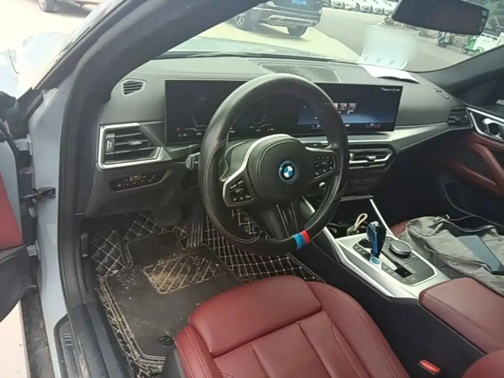 BMW i4 — фото 10