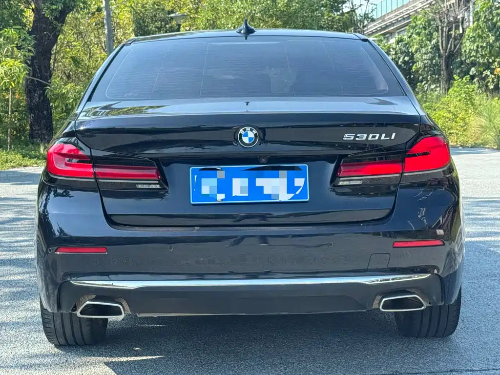 BMW 5 Series — фото 5