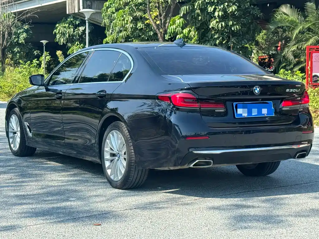 BMW 5 Series — фото 6