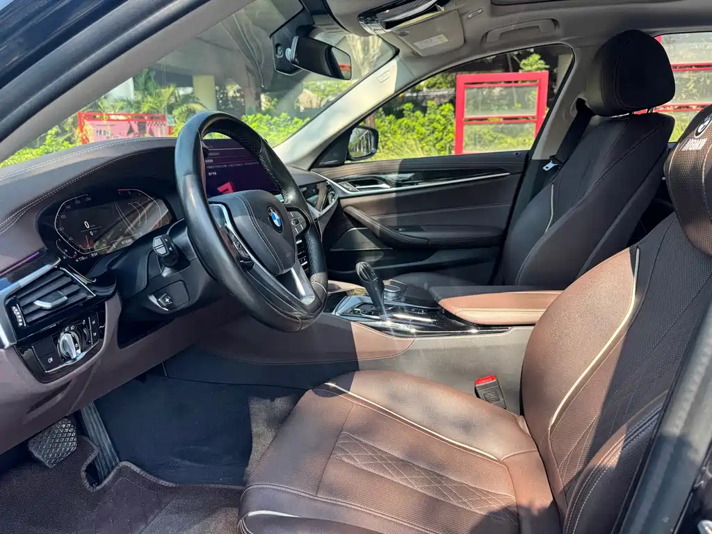 BMW 5 Series — фото 10