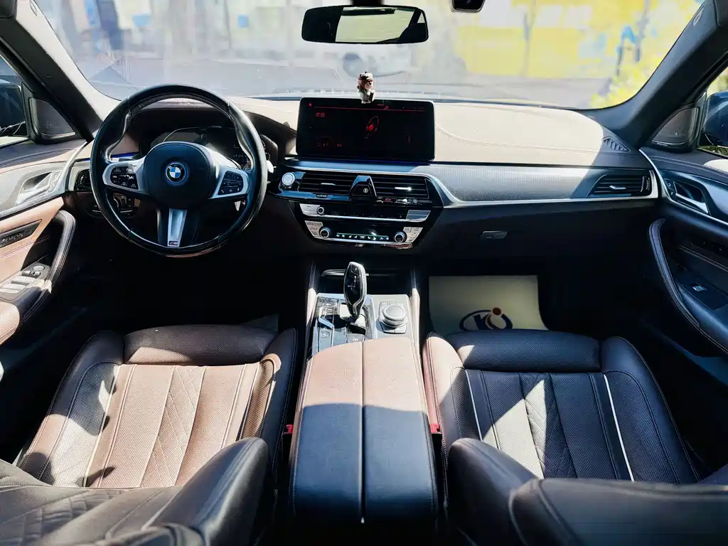 BMW 5 Series New Energy — фото 10