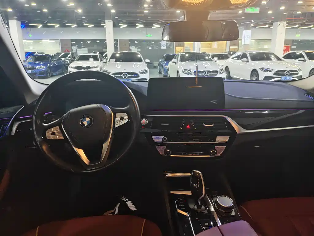 BMW 5 Series — фото 15