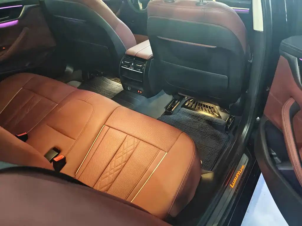 BMW 5 Series — фото 18