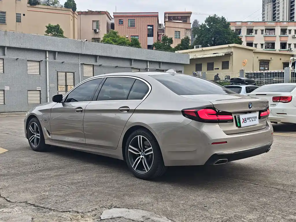 BMW 5 Series New Energy — фото 18