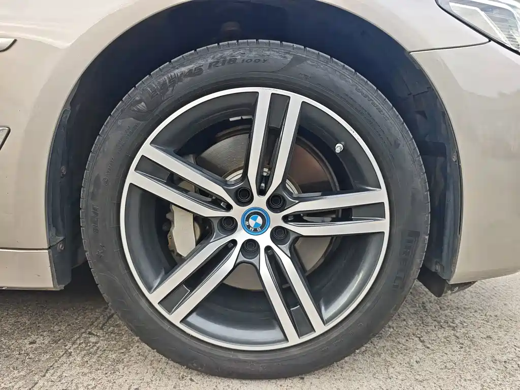 BMW 5 Series New Energy — фото 19