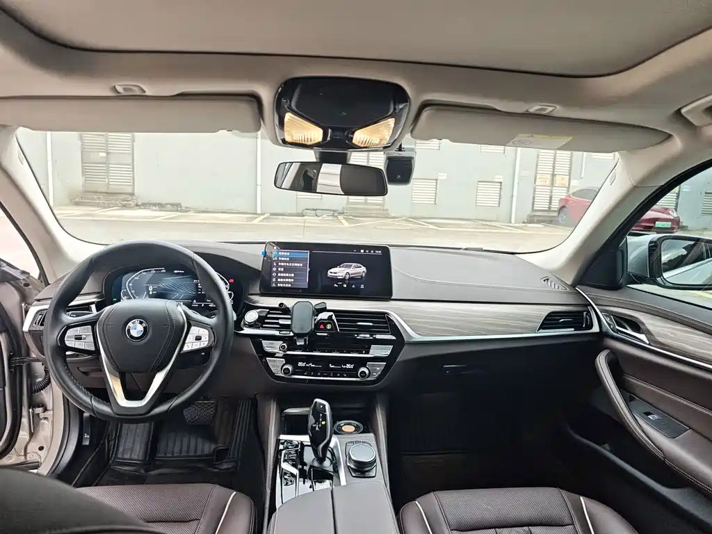 BMW 5 Series New Energy — фото 4