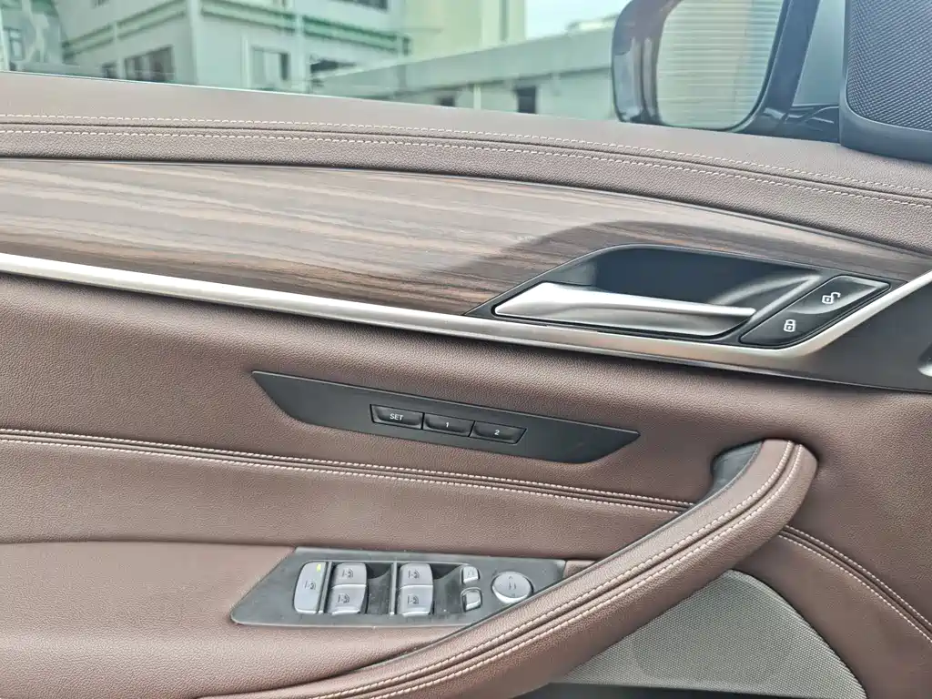 BMW 5 Series New Energy — фото 7