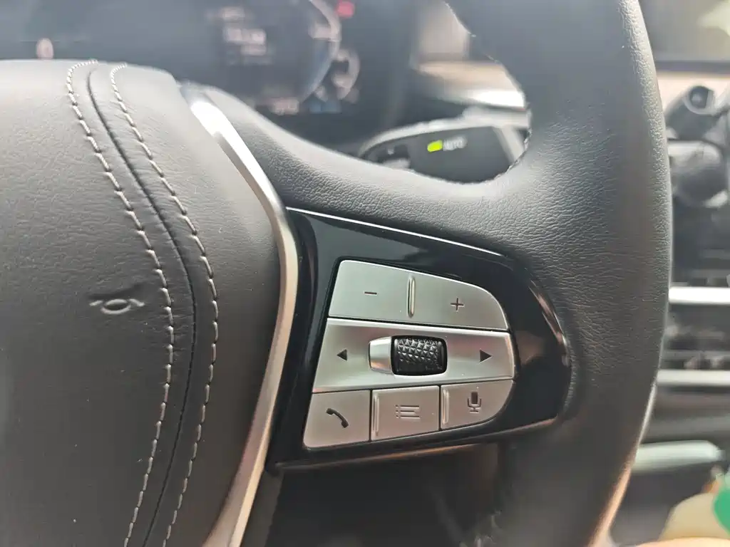 BMW 5 Series New Energy — фото 10