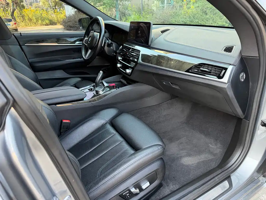 BMW 6 Series GT — фото 10