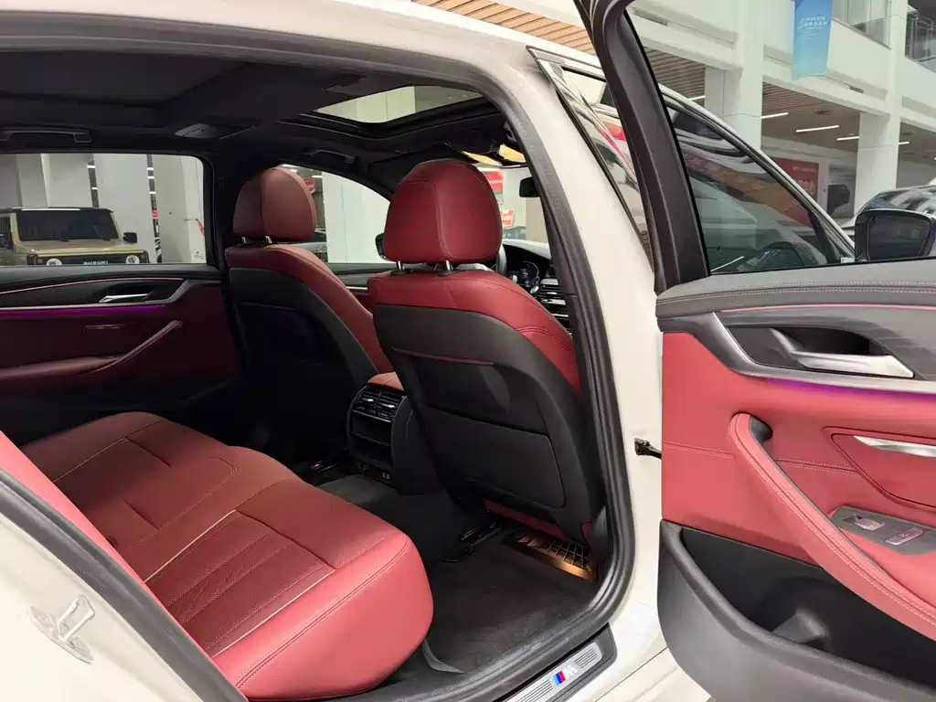 BMW 5 Series New Energy — фото 19