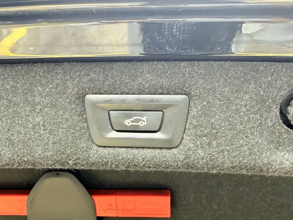 BMW 5 Series — фото 13