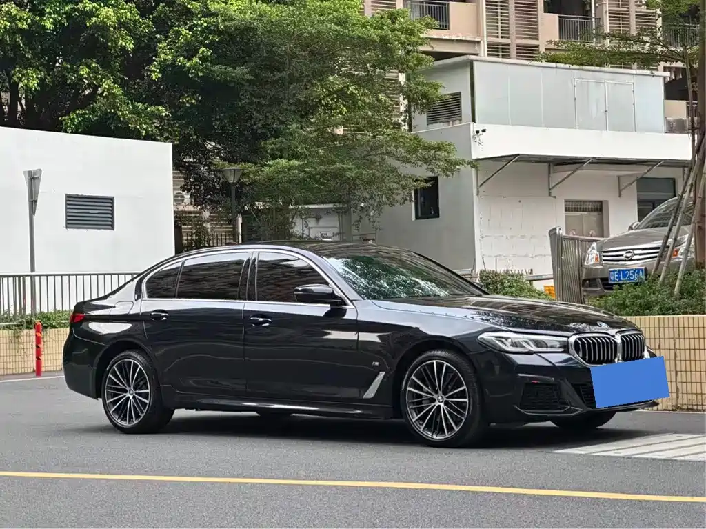 BMW 5 Series — фото 2