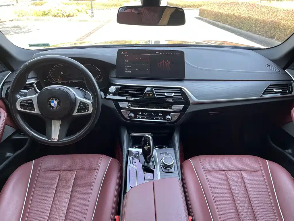 BMW 5 Series — фото 19