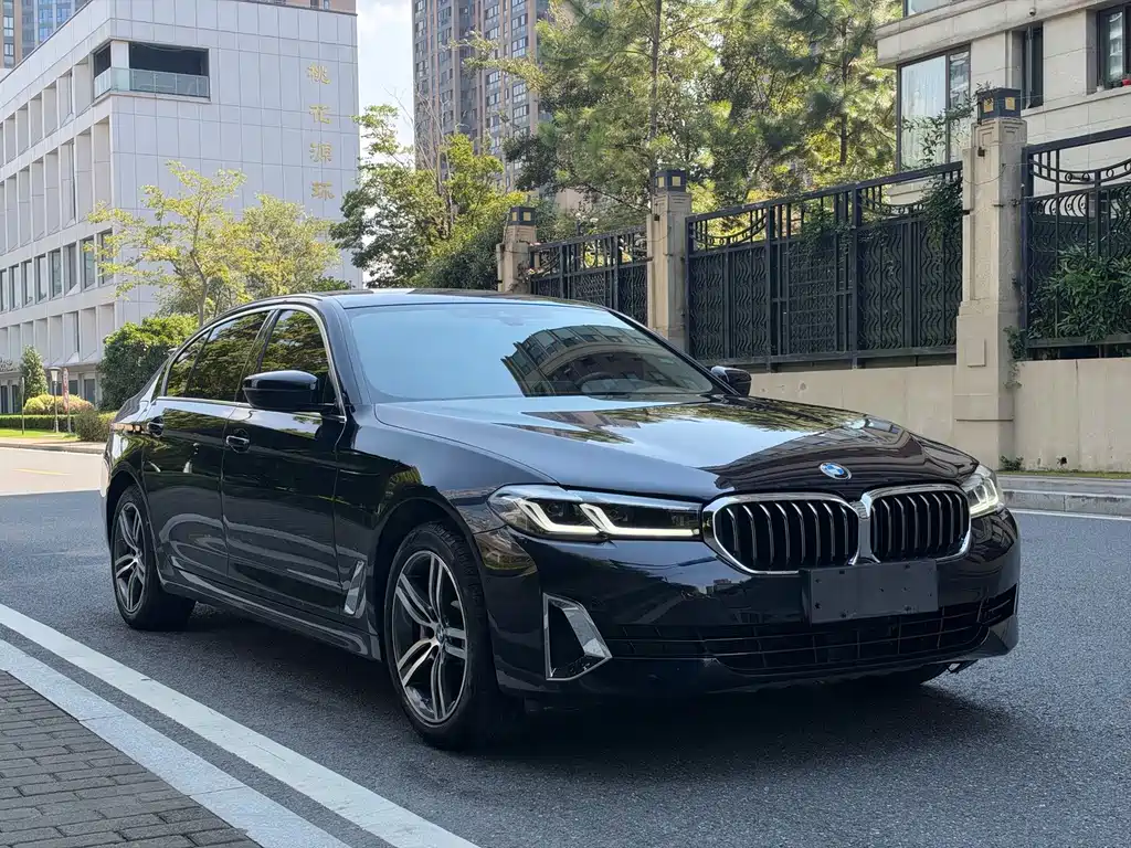 BMW 5 Series — фото 3