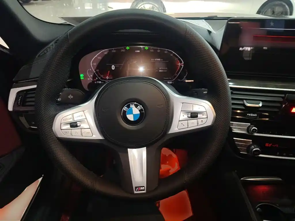 BMW 5 Series — фото 11