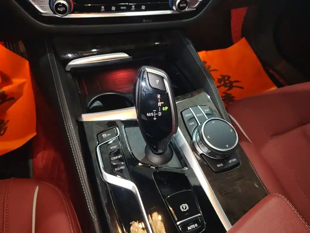 BMW 5 Series — фото 14