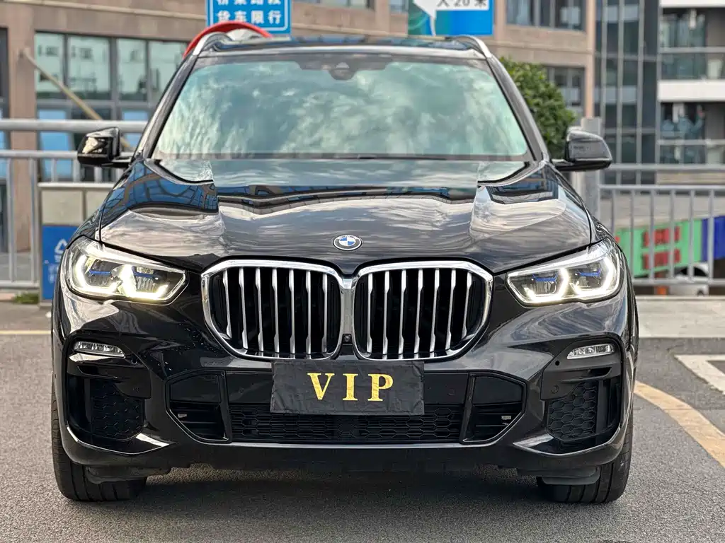 BMW X5 (Import) — фото 2
