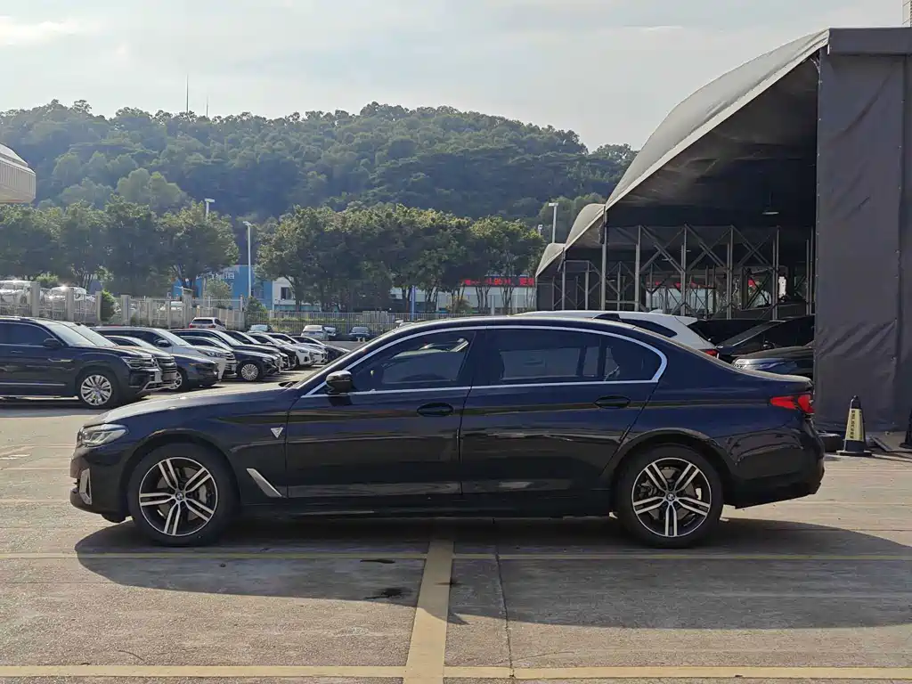 BMW 5 Series — фото 2