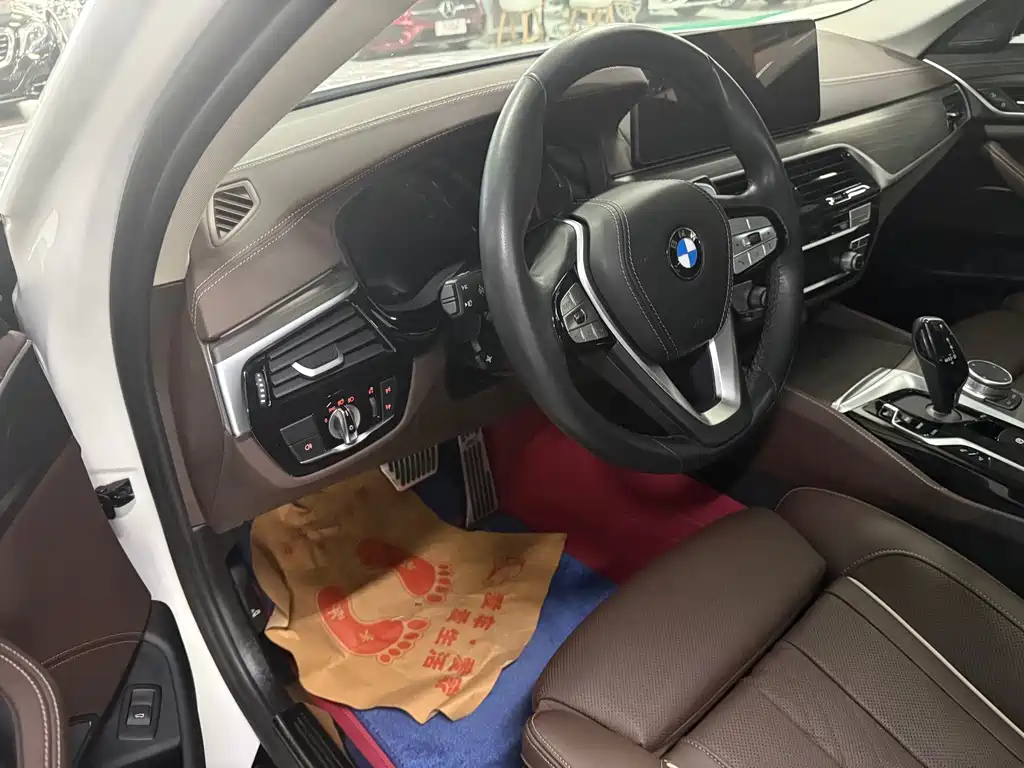 BMW 5 Series — фото 10