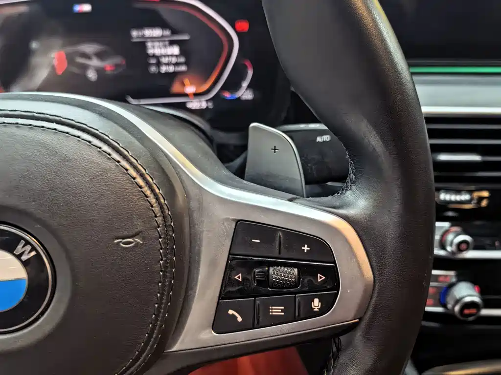 BMW 5 Series — фото 11