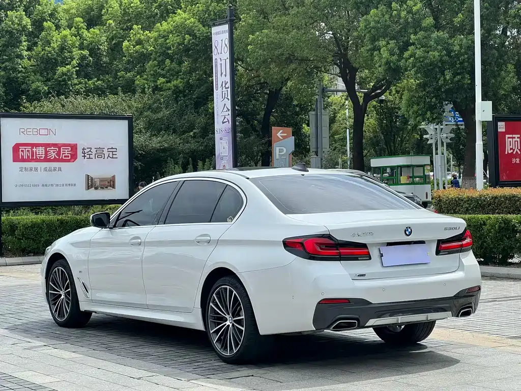 BMW 5 Series — фото 3