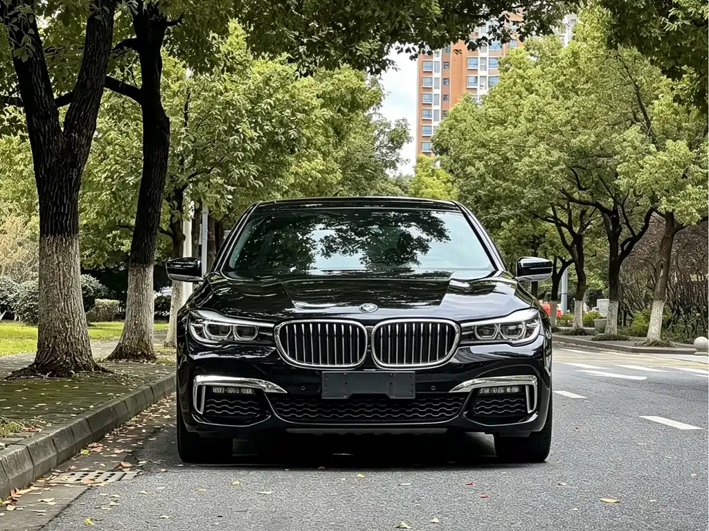BMW 7 Series — фото 2