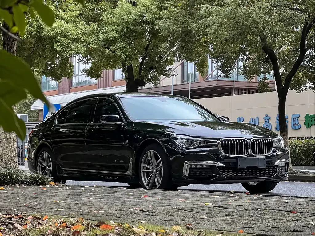 BMW 7 Series — фото 3