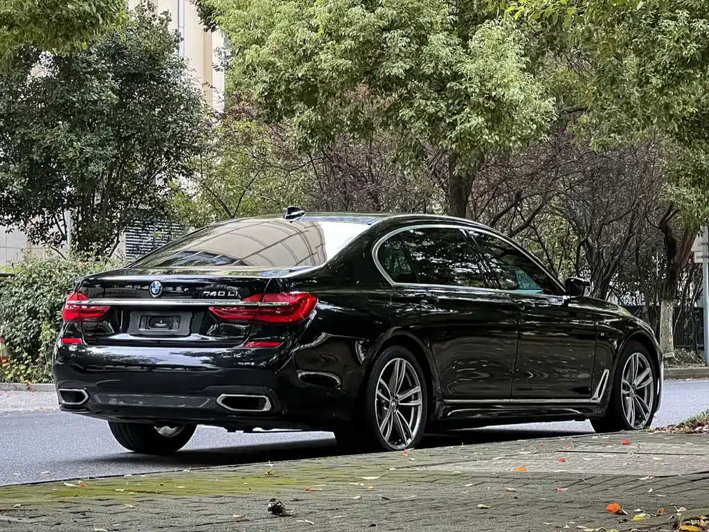 BMW 7 Series — фото 5