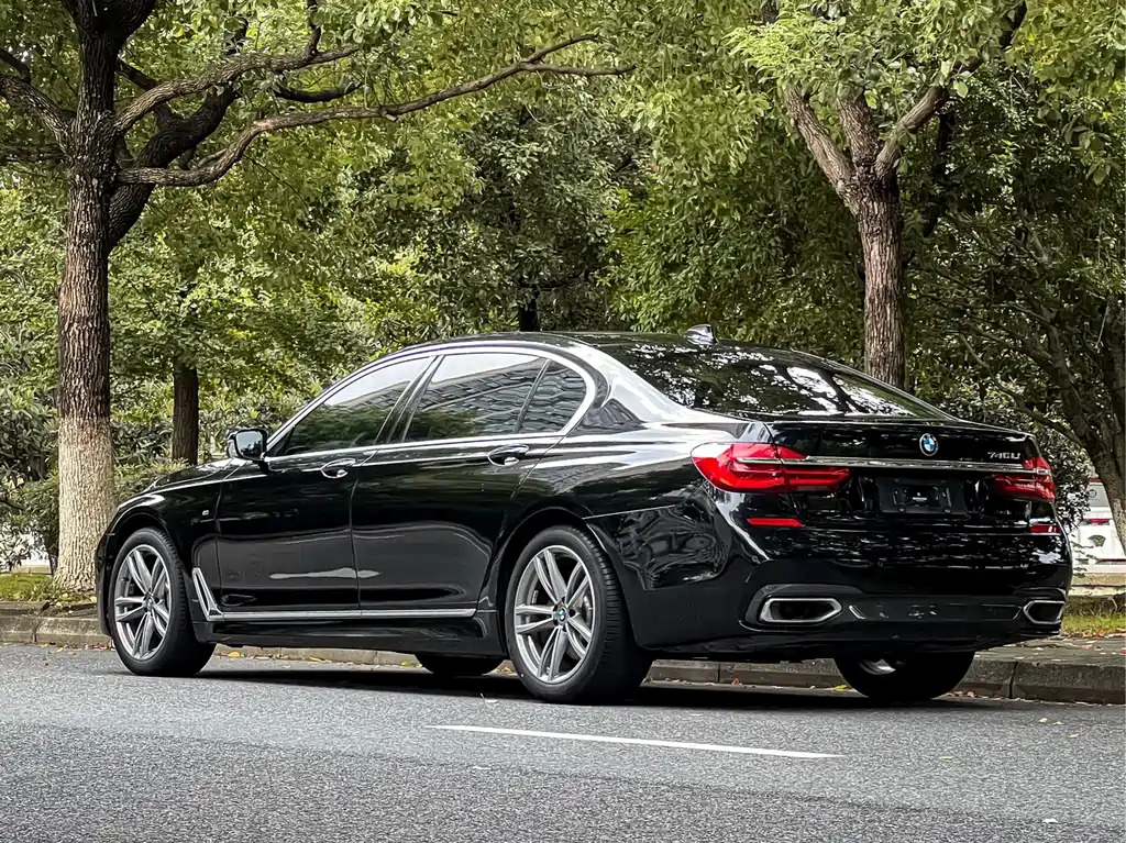 BMW 7 Series — фото 6