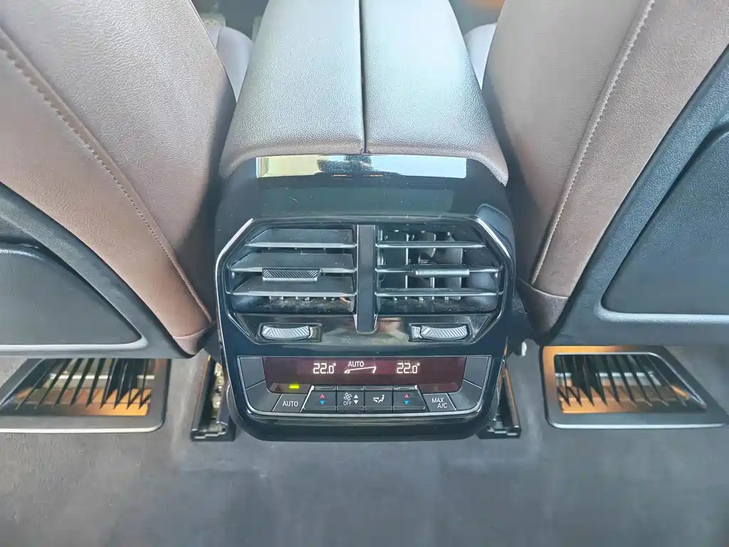 BMW iX — фото 14