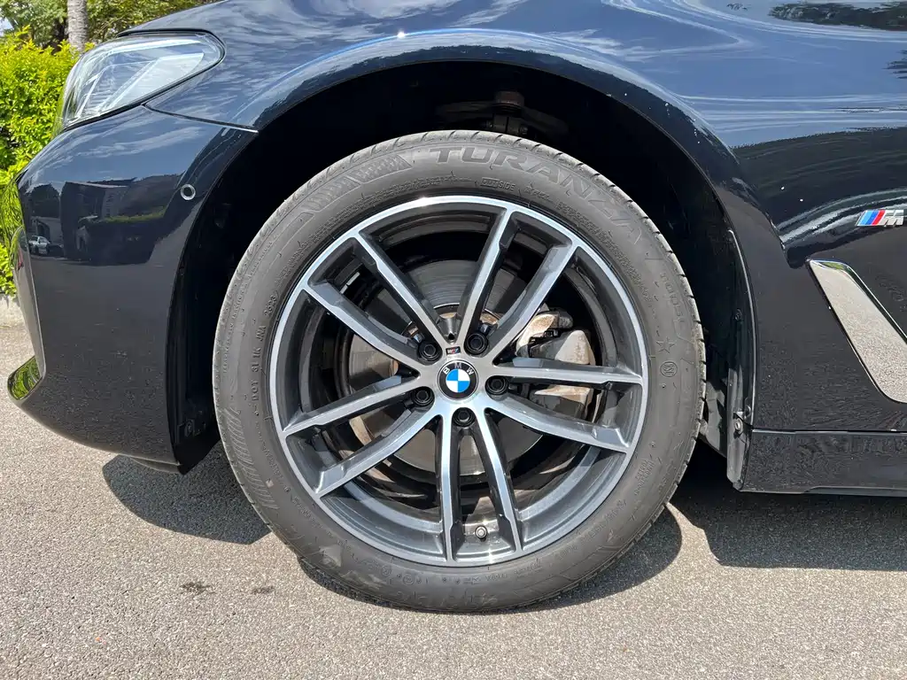 BMW 5 Series — фото 5