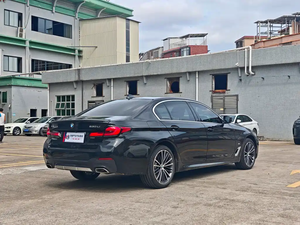 BMW 5 Series — фото 5