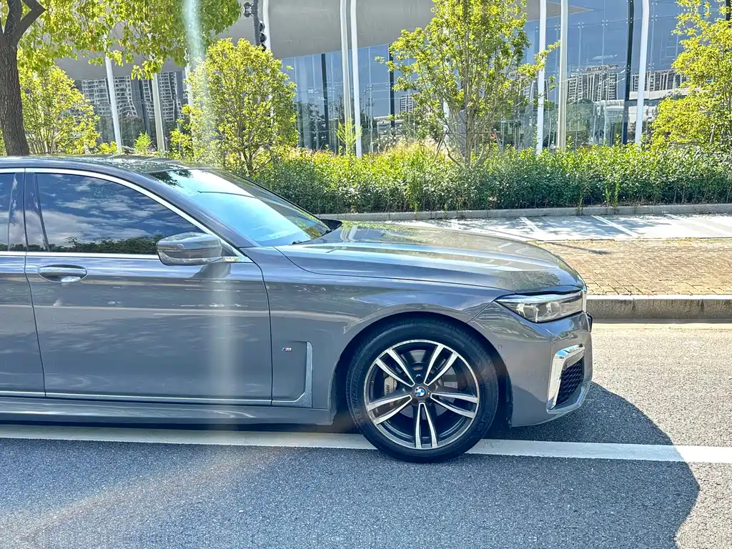 BMW 7 Series — фото 4