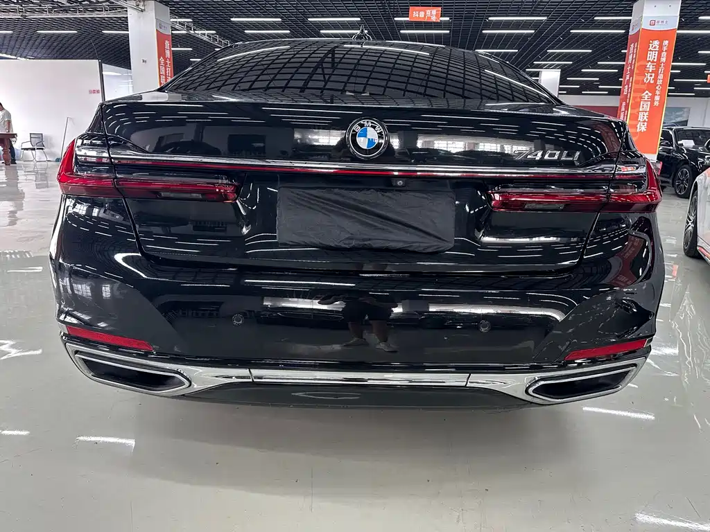 BMW 7 Series — фото 10