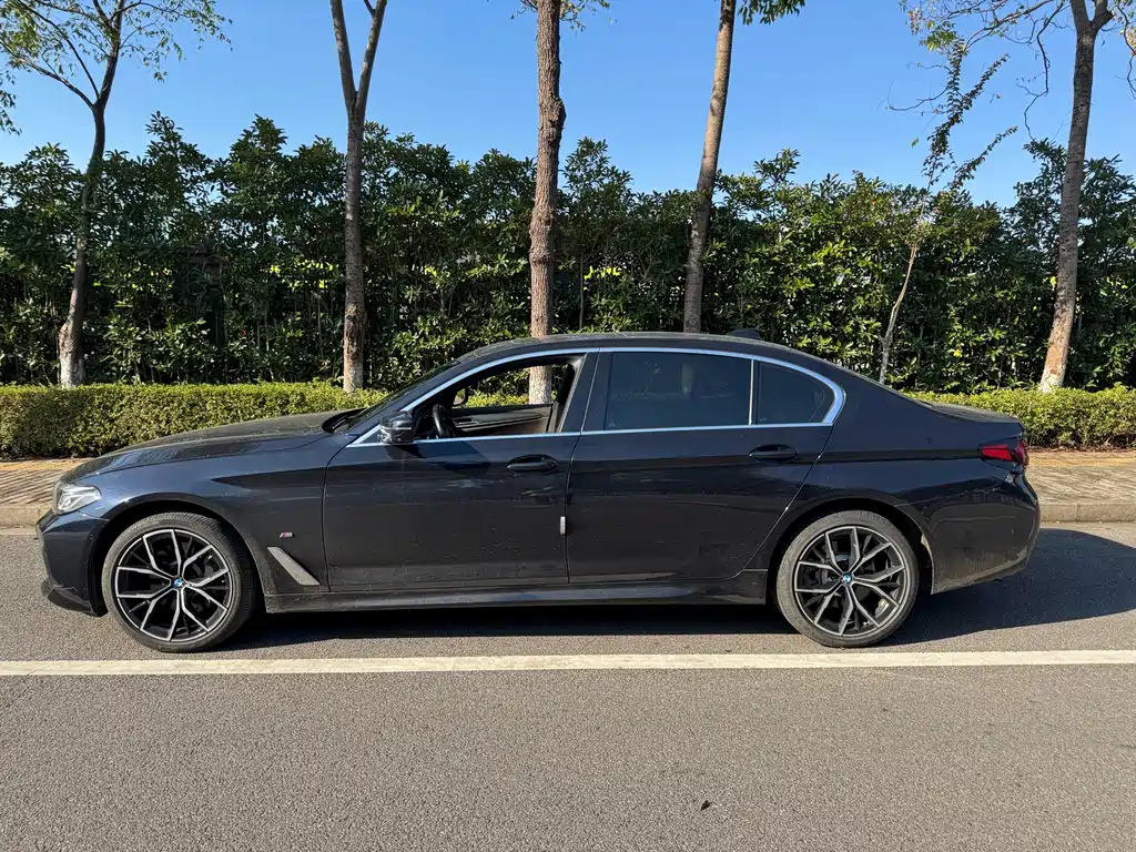 BMW 5 Series — фото 5