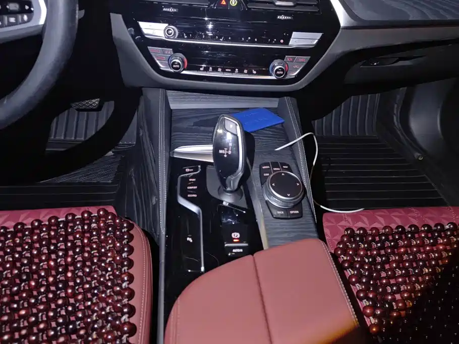 BMW 5 Series — фото 16